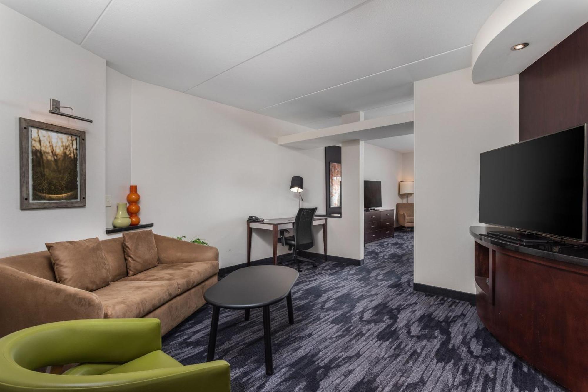 Hotel Fairfield Jonesville