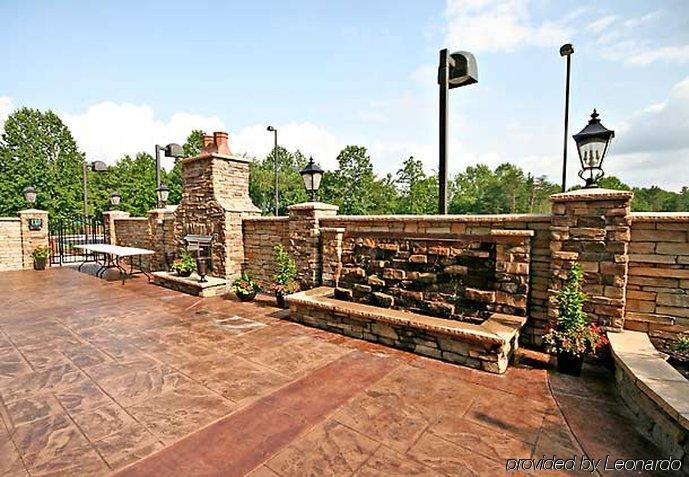 Fairfield Jonesville Hotel 3*